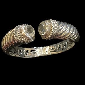 Bali White Topaz Hinge Bangle/18K